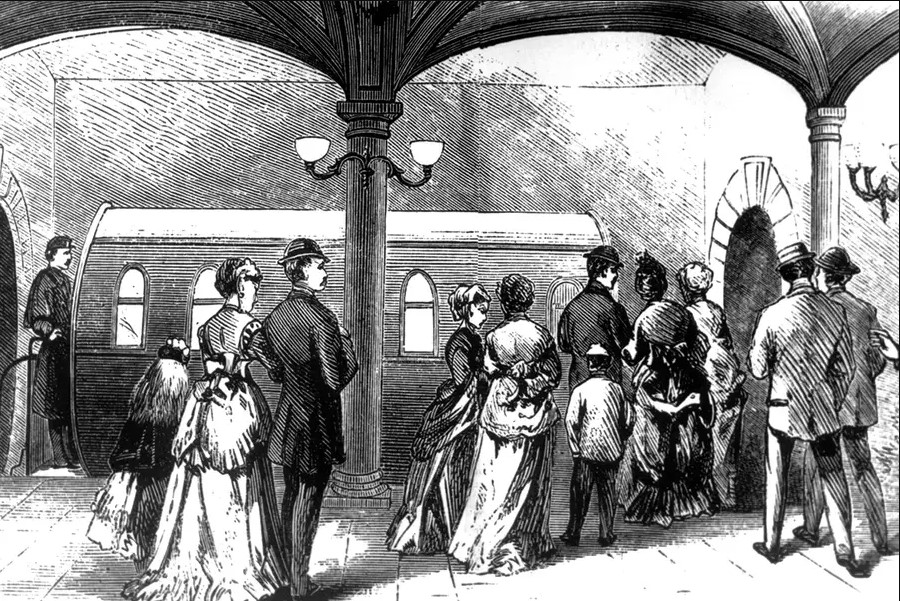 Incisione del 1870 della stazione sotterranea della metropolitana pneumatica sotto Broadway, con arcate e sala d’attesa